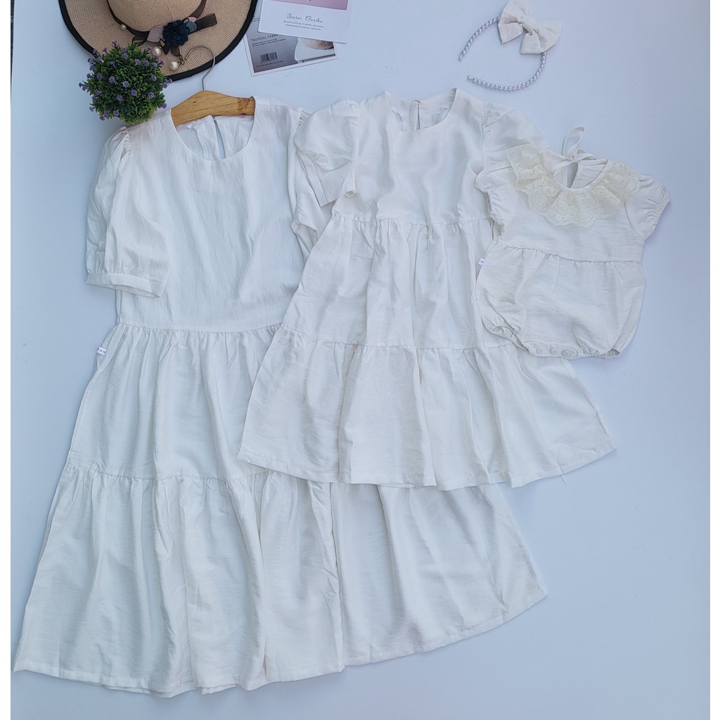 Váy Đôi Có Tay Màu Đỏ Cho Mẹ Và Bé