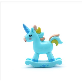 Ngựa pony trang trí bánh