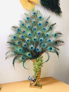 Bình hoa con công, cắm lông chim công