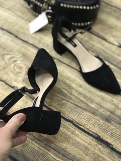 Giày khoét da lộn