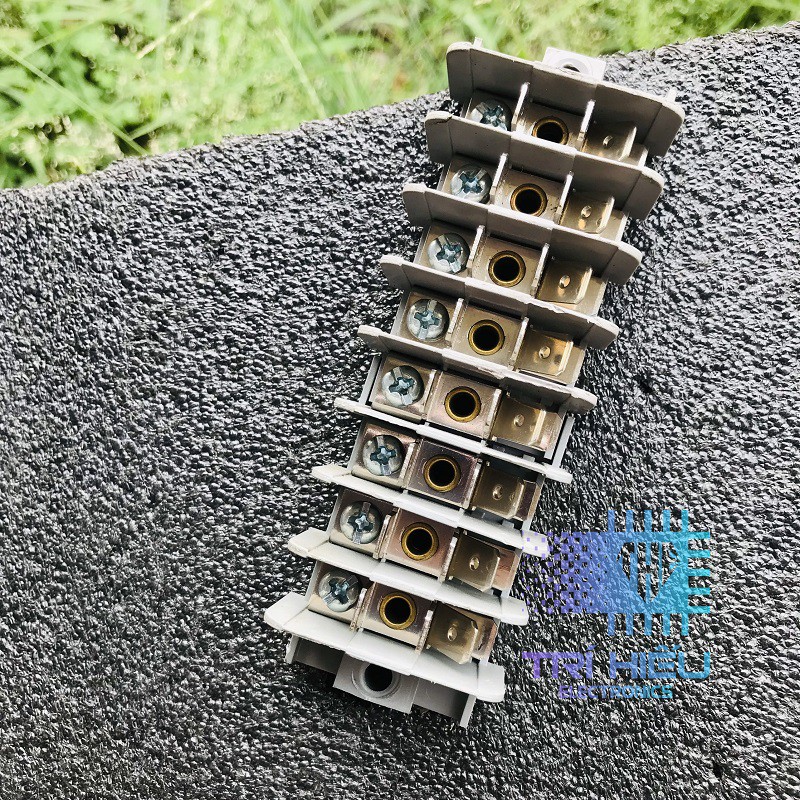 Cầu đấu 3p 4p 8p 30A 400V UTILUX
