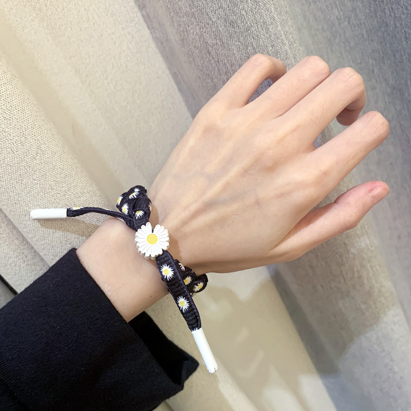 Vòng Tay Họa Tiết Hoa Cúc Phong Cách Hàn Quốc