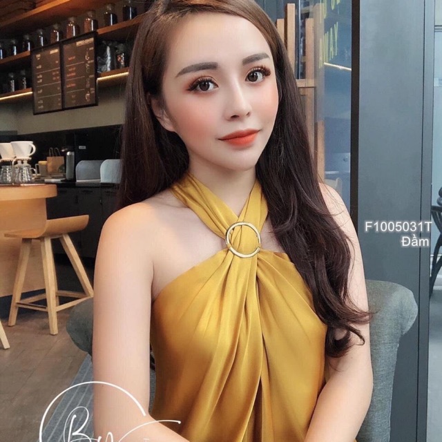 Đầm suông lụa cổ yếm