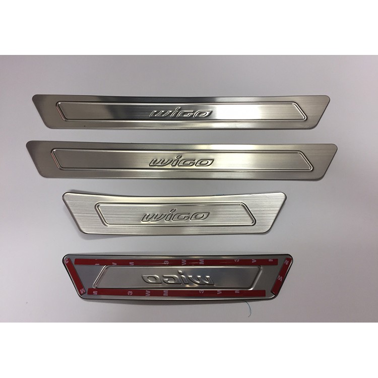 Ốp Bậc Cửa Xe Toyota Wigo 2018 2019 2020 mẫu inox