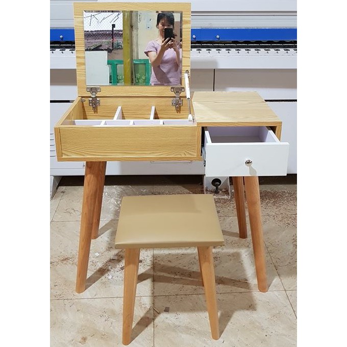 Bàn trang điểm kiêm bàn làm việc phong cách Vintage