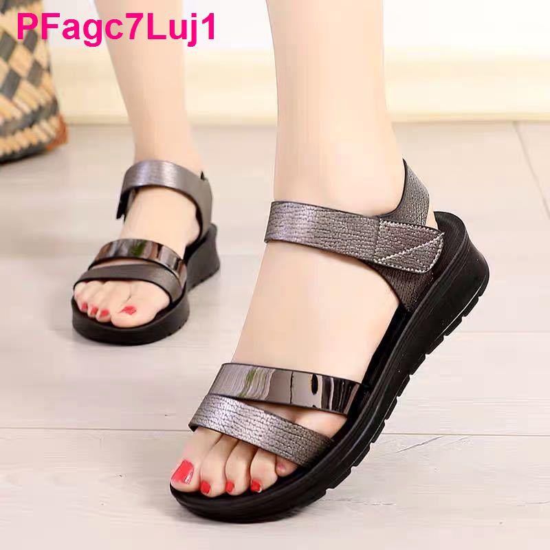 Mùa hè mẹ giày sandal nữ mềm trung niên phẳng của phụ kích thước lớn cho người già dép đi trong nhà chống trơn