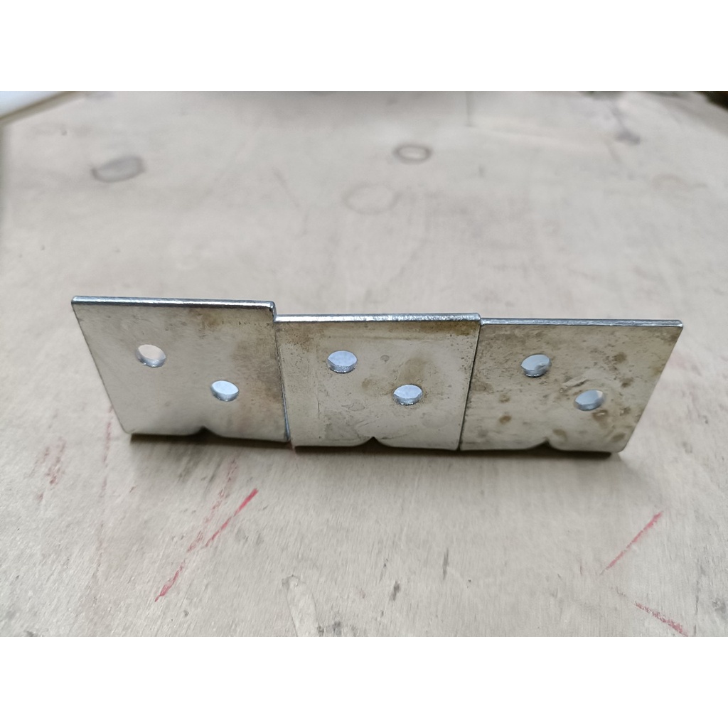 Ke góc vuông chữ L thép bản rộng 4cm