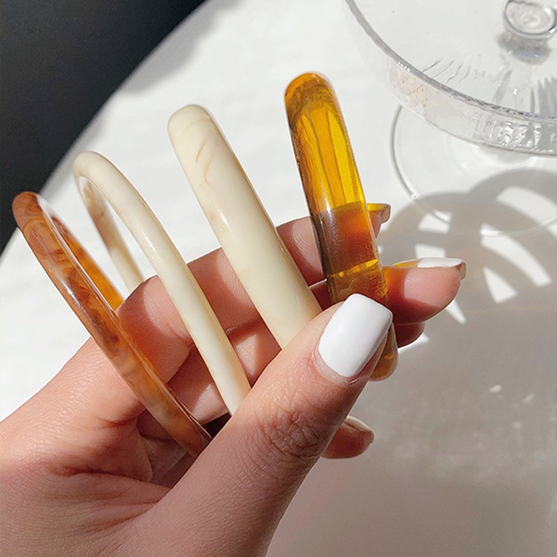 Vòng Tay Acrylic Họa Tiết Hổ Phách Thời Trang Hàn Quốc Chất Lượng Cao