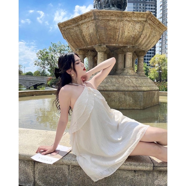 Váy Tơ Bèo Cổ Yếm Trắng Sexy Có Ảnh Thật Kèm Video | BigBuy360 - bigbuy360.vn