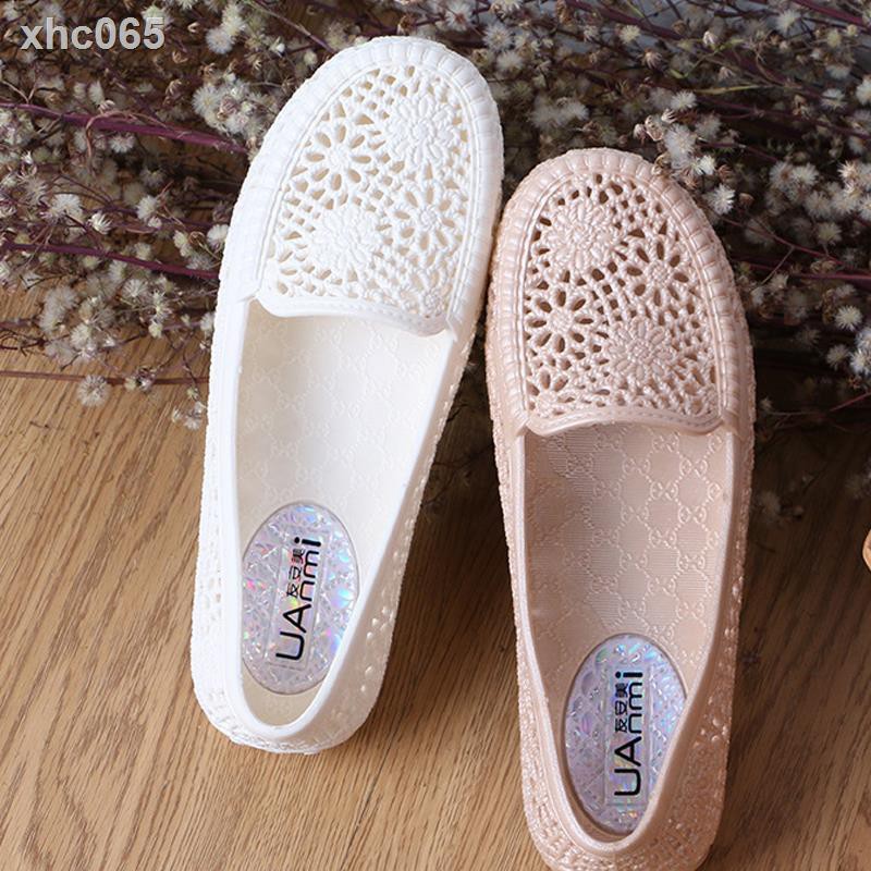 Giày Sandal Nhựa Đục Lỗ Đế Bằng Chống Trượt Dành Cho Nữ