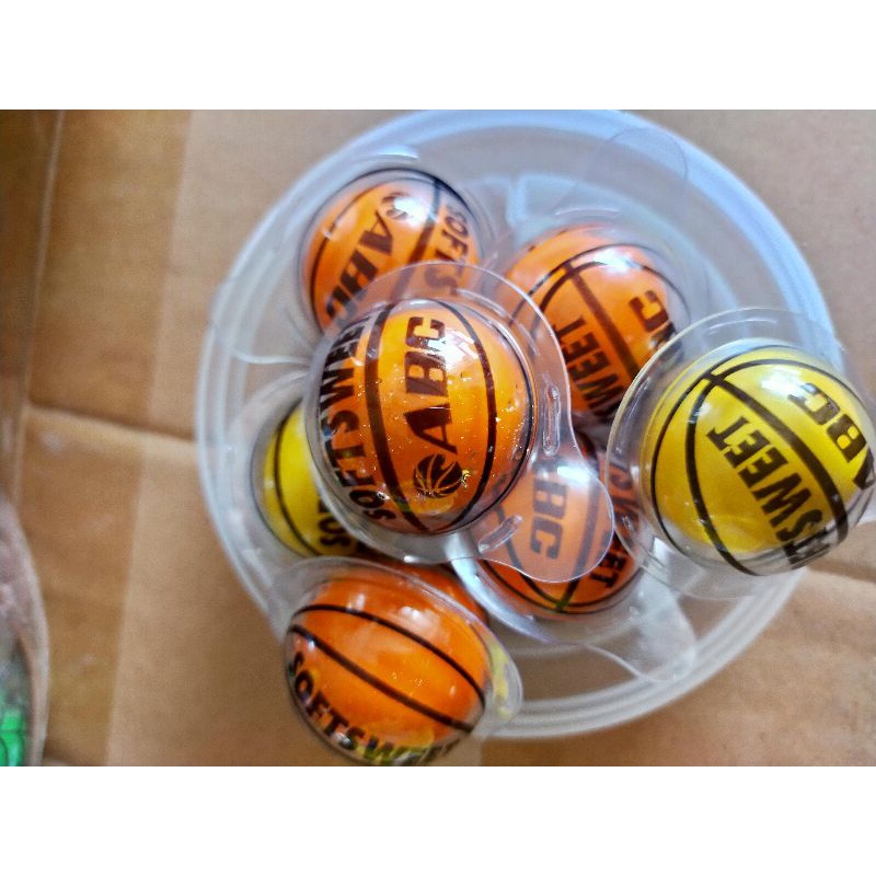 Lẻ  1v dẻo mắt cao su có nhân đủ loại thơm ngon.