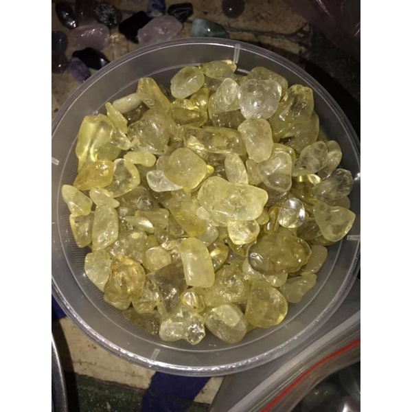 1 viên đá thanh tẩy,viên bóng