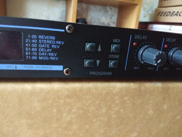 Effects Echo Yamaha Rev100