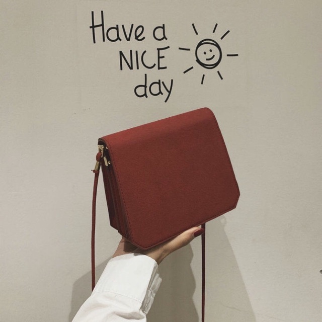 Túi xách nữ xinh xắn, dáng basic cho các nàng công sở