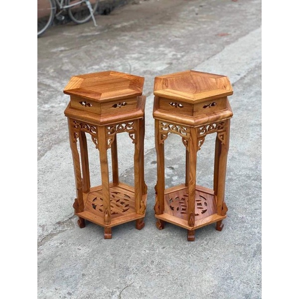 Đôn lục giác gỗ gõ đỏ kích thước cao 80 cm đường kính mặt 32 cm.