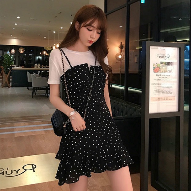 Set áo thun ngắn tay màu trơn + váy chấm bi thời trang cho nữ | BigBuy360 - bigbuy360.vn