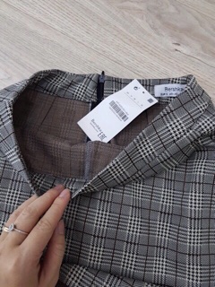 Quần váy kẻ Bershka