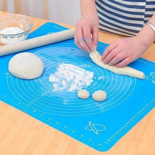 Thớt silicon dẻo có chia vạch dùng để làm bánh