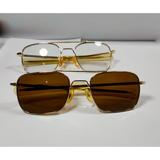 Kính cơn đổi màu