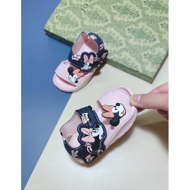 Xăng đan xốp trẻ em