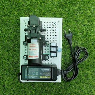 Bộ máy bơm tăng áp mini tự ngắt 12v Việt Thái ZQ2203 kèm bộ nguồn 12v, chiết áp 12v BMC đã được ráp sẵn vào bảng điện.