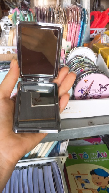 Gương mini cầm tay siêu kute