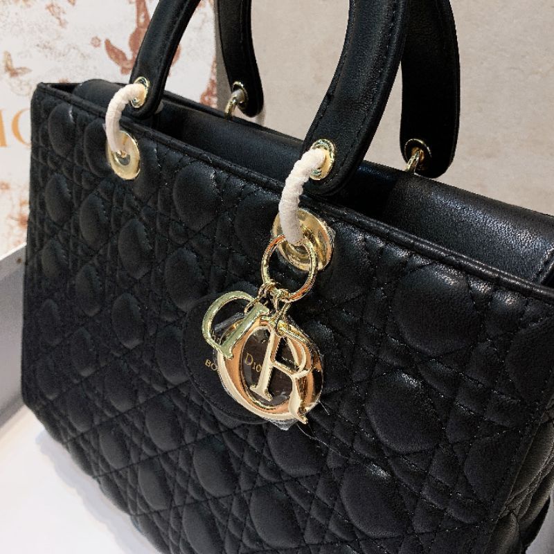 Túi xách Dior 9. 2022.
