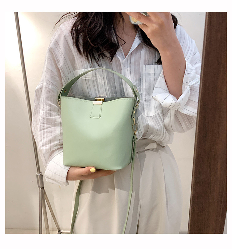 Túi đeo chéo IELGY dây rút thời trang nữ phong cách Hàn Quốc thanh lịch