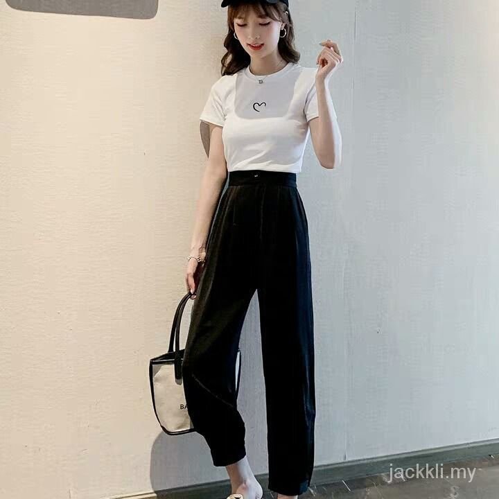 Bộ Đồ Thể Thao Áo Tay Ngắn + Quần Lửng Thời Trang Mùa Hè Cho Nữ | BigBuy360 - bigbuy360.vn