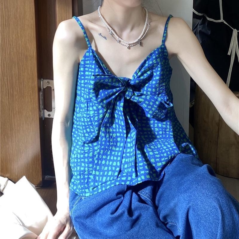 Áo Hai Dây Cổ Chữ V Họa Tiết Sọc Caro Màu Xanh Lá/Trắng Thiết Kế Mới Thời Trang Theo Phong Cách Hàn Quốc