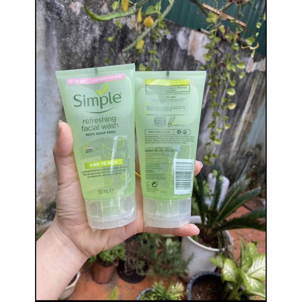 Sữa rửa mặt Simple Refreshing Facial Wash Gel 150ml