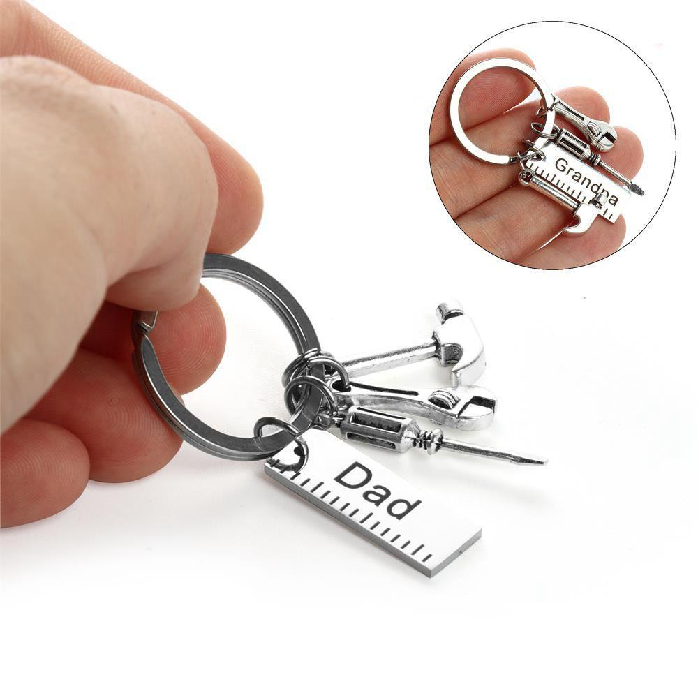 Móc Khóa Kèm Tua Vít In Chữ Dad Sáng Tạo