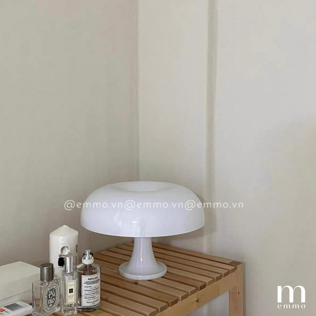 ĐÈN BÀN ĐƯỢC THIẾT KẾ HÌNH NẤM MANG PHONG CÁCH CỔ ĐIỂN EMMO NAMTO