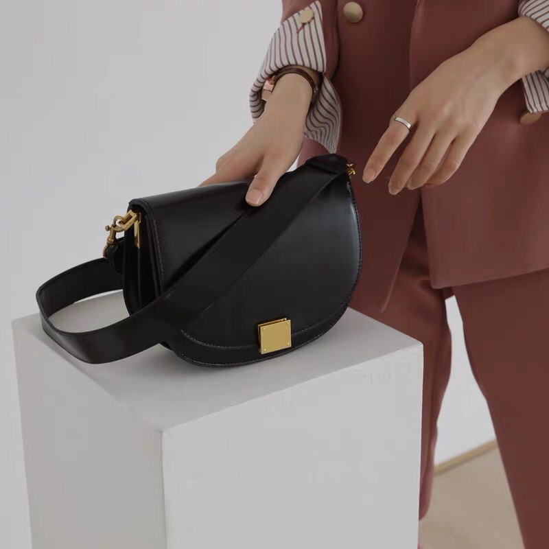 Túi da Saddie Bag | BigBuy360 - bigbuy360.vn