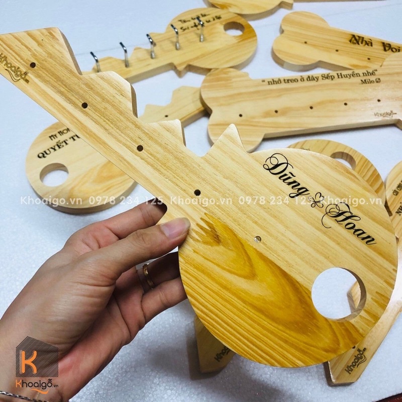 Khắc laser nội dung theo yêu cầu