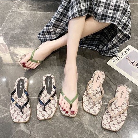 Dép Kẹp Nữ Hình Hoa Họa Tiết Dễ Thương Nhiều Màu Sắc Chất Nhựa Chống Nước