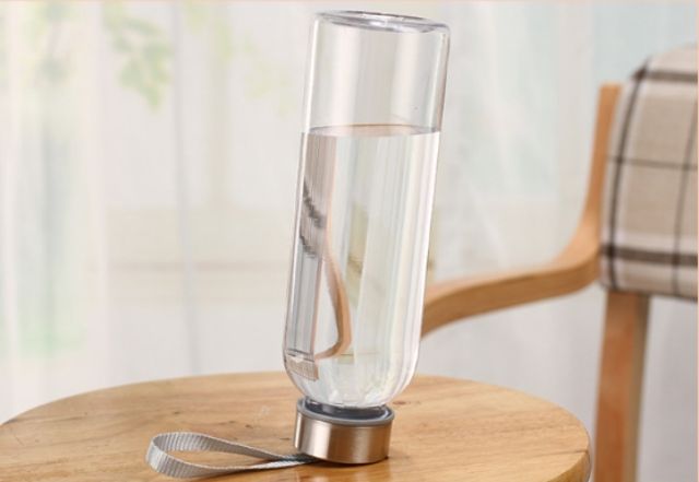 CHAI THUỶ TINH 500ML NẮP CÓ DÂY XÁCH