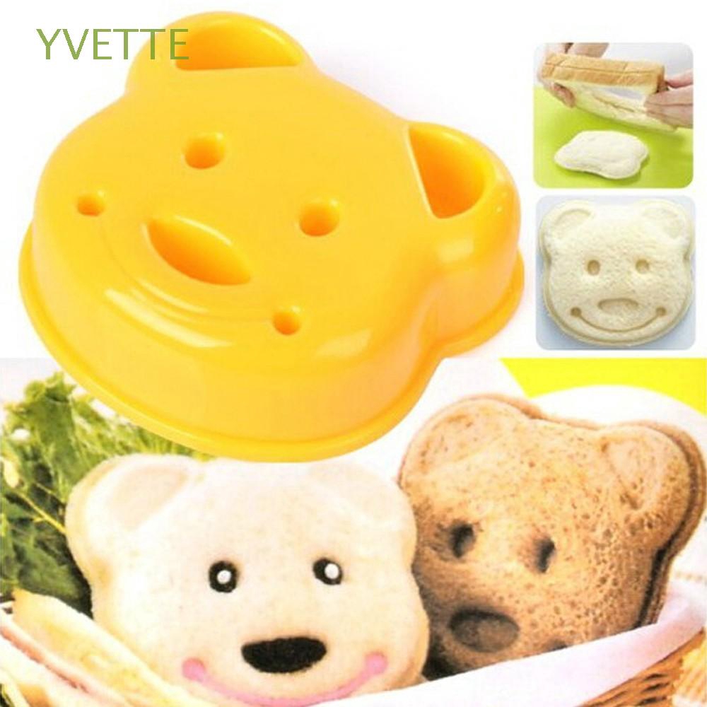 Khuôn cắt bánh mì sandwich hình chú gấu đáng yêu chất liệu nhựa thực phẩm kích thước 8cm*9cm*3cm tiện dụng