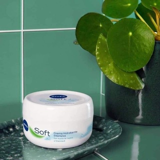 Kem dưỡng ẩm Nivea Soft 375ml