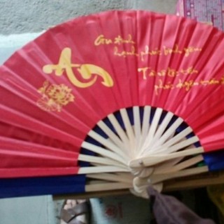 Quạt lụa thư Pháp, nan quạt dài 32 cm