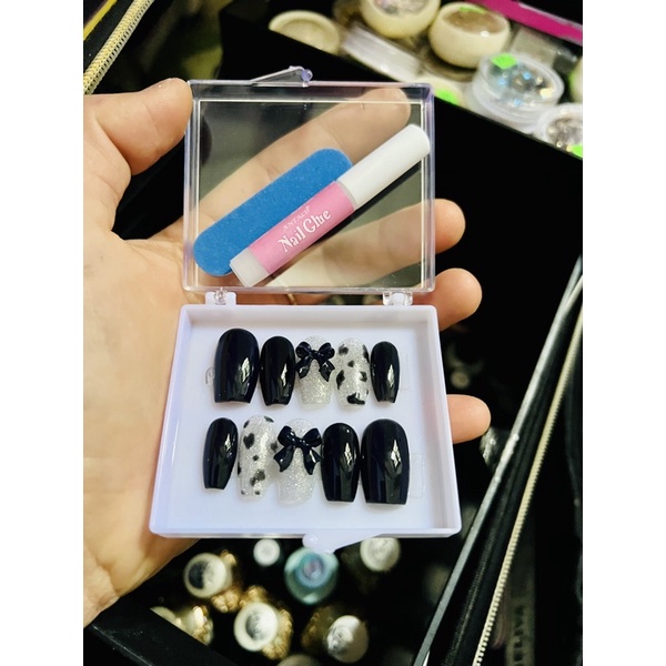 Nail box thiết kế gắn nơ màu đen tặng kèm keo và dũa