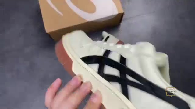 Giày Thể Thao Asics Court MZ Cream Black Gum Dang Thể Thao Dành Cho Nam Nữ Dễ Phối Đồ Hợp Với Mọi Outfix | BigBuy360 - bigbuy360.vn