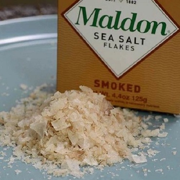 MUỐI BIỂN VỊ XÔNG KHÓI - THƯƠNG HIỆU ANH TỪ 1882 Maldon Smoked Sea Salt, Flaky Crystals, 125g (4.4 oz)