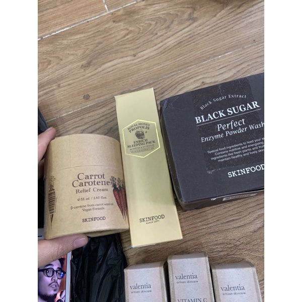 Kem Dưỡng ẩm và tái tạo da Skinfood Black Sugar Perfect Reset Cream 60ml