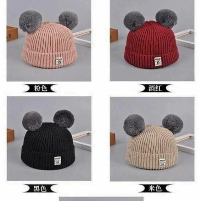 Set gồm 1 mũ len. 2 sét khăn. 2 giày nỉ. 5 tất 