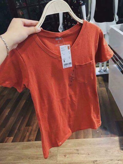 [Mã 153FASHIONSALE1 giảm 10K đơn 50K] Áo phông nữ uni cổ tim túi ngực