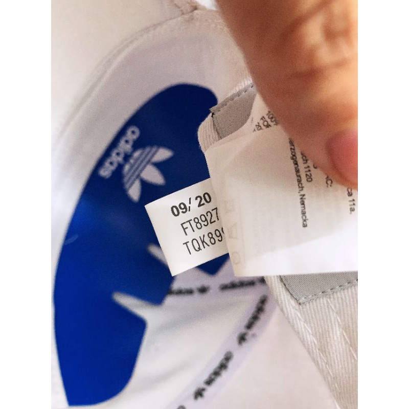 Mũ lưỡi chai trắng logo outline