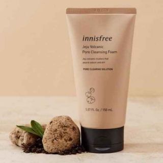 Sữa rửa mặt tro núi lửa Jeju Volcanic Pore Cleansing Foam Innisfree