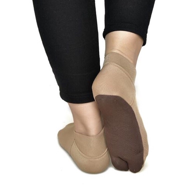 Combo 10 đôi tất, vớ hài cổ cao xỏ ngón, thun co giãn tốt, lót đế vải nỉ giúp êm chân,có thể dùng ngoài trời, trong nhà.