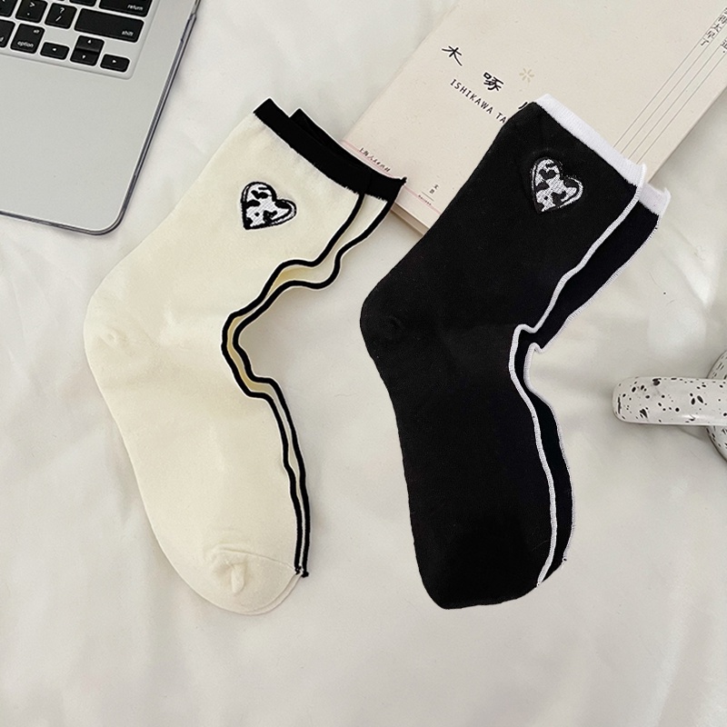 Japanese Lolita Socks In Trendy Women Mid-Tube Socks Black White Hearts Embroidery Female Sports Socks Cotton Ankle socks